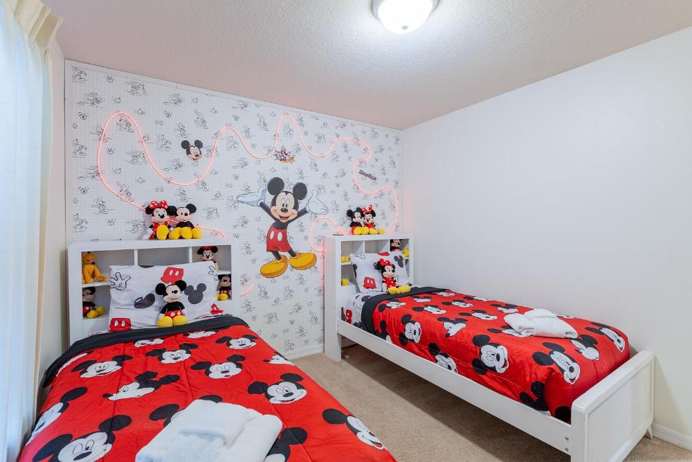 Cozy 5 Bed, wonderful clubhouse, Close to Disney